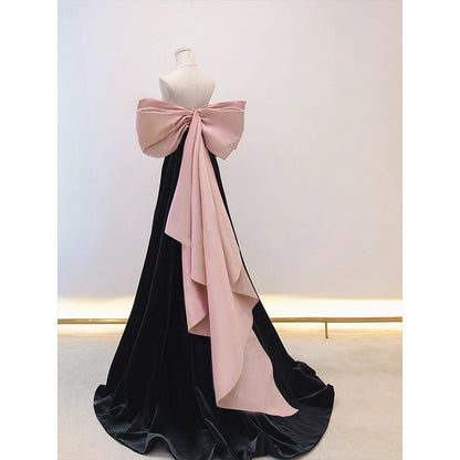 Puffed sleeve wedding dress